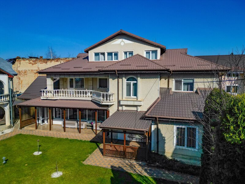 Bacau, proprietate exclusivista ultracentrala, eleganta, spatiu si rafinament.